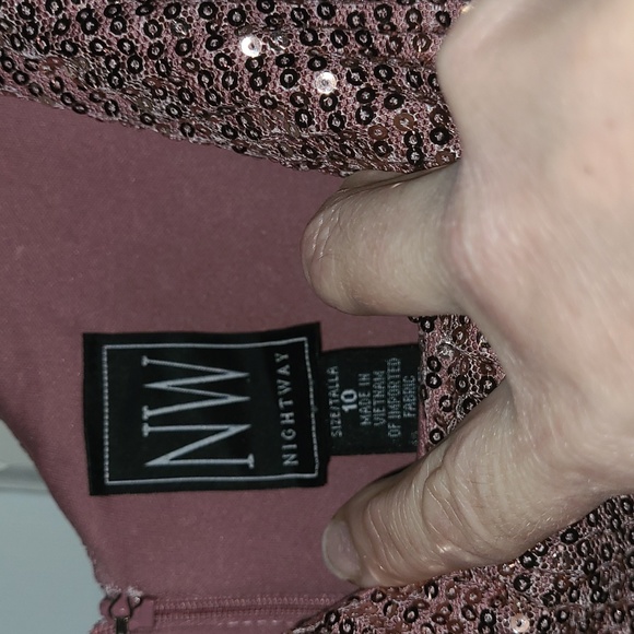 NW GOWN - Picture 3 of 3